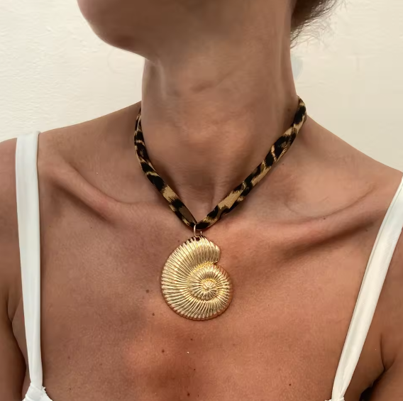 Calypso™ | Collar Resort
